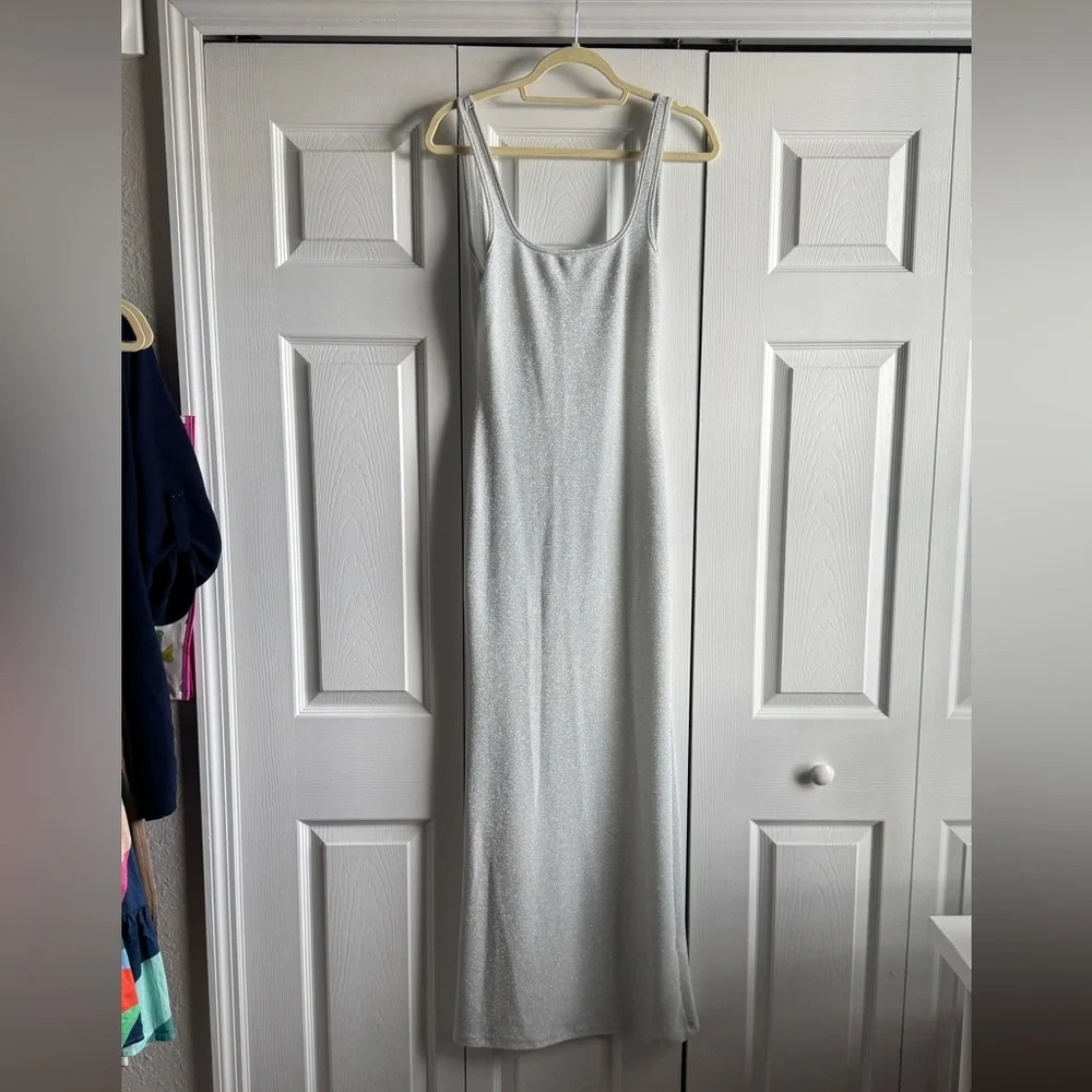 Silver Dress Simple yet dressy, never worn, Medium - Picture 1 of 7